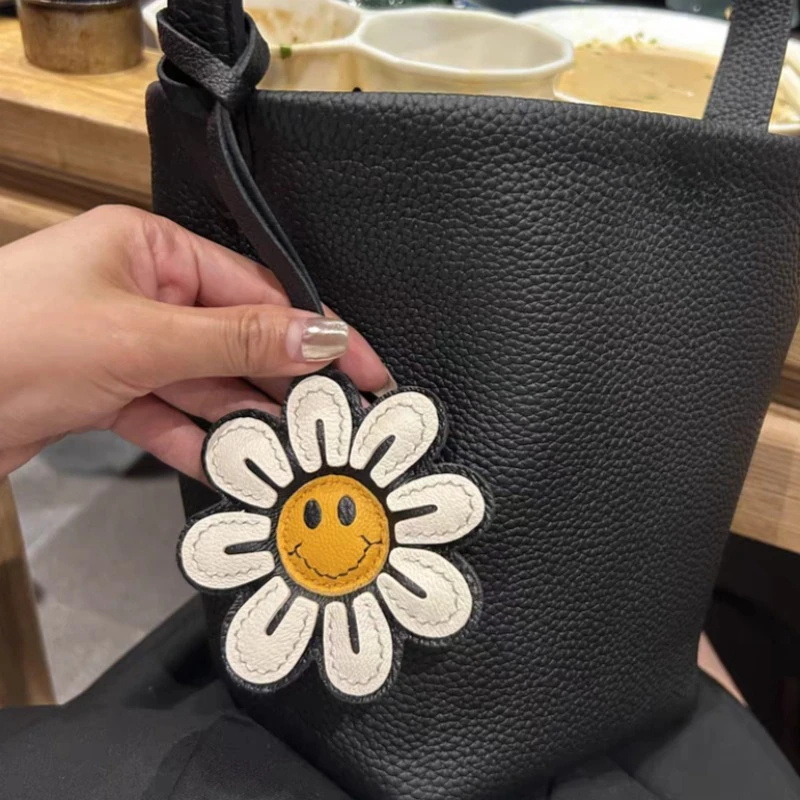 해바라기 모양의 즐거운 얼굴 꽃 열쇠고리, 인조 가죽  - Car Accessories Gift Ideas 리뷰 및 가격