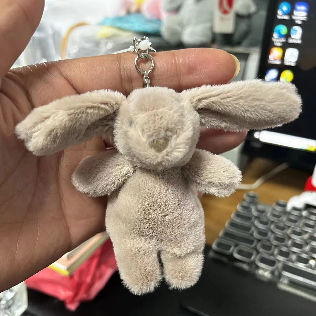 봉제 인형 귀여운 만화 토끼 열쇠고리 사랑스러운 폼폼  - Car Accessories Girl 리뷰 및 가격