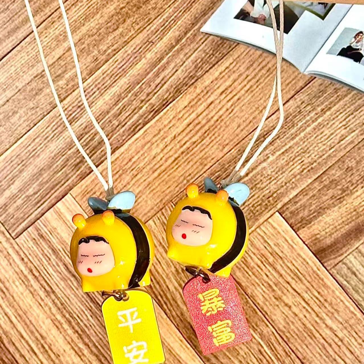 짱구는 못말려 꿀벌 코스프레 피규어 자동차 장식 펜던트 - Car Accessories Essentials 리뷰 및 가격